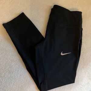 Nike dry-fit capri leggings
